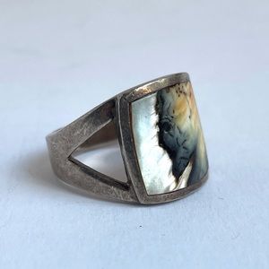 Vintage 925 Silver Mother of Pearl and Stone Ring